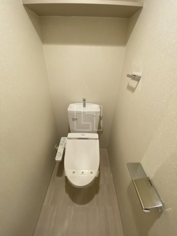 トイレ　ルーエ本町　温水洗浄便座