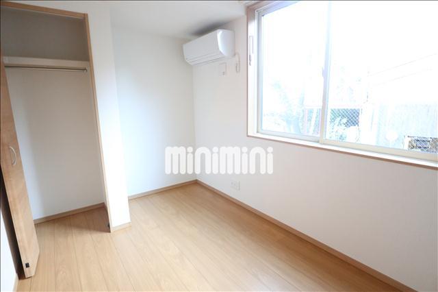 その他部屋・スペース　窓が大きい洋間