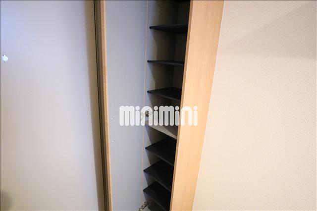 玄関　玄関シューズボックス