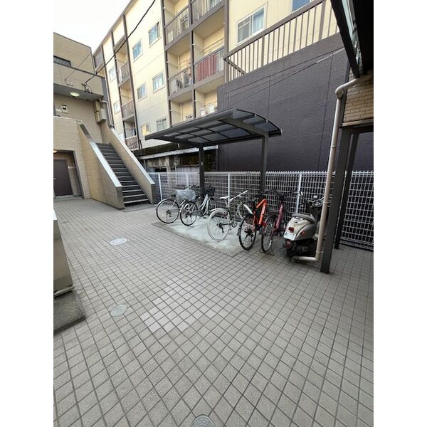 その他共有部分　（　自転車置場　）