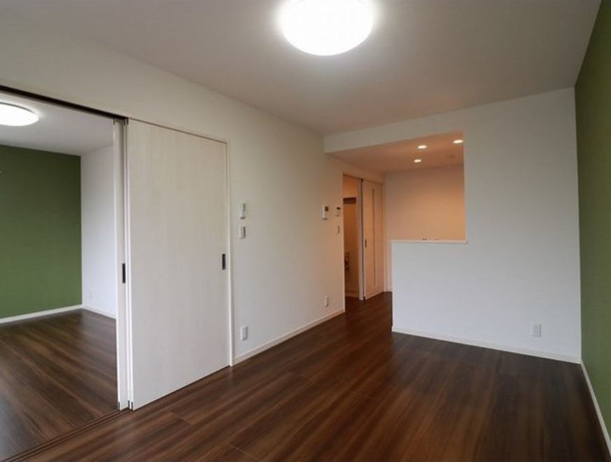 居室・リビング　使いやすい形の為、レイアウトを楽しめます♪