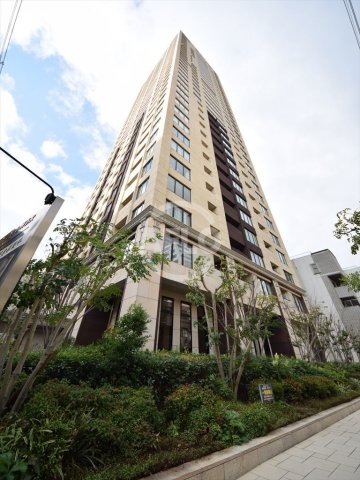 建物外観　アルグラッドザタワー心斎橋　圧倒的存在感