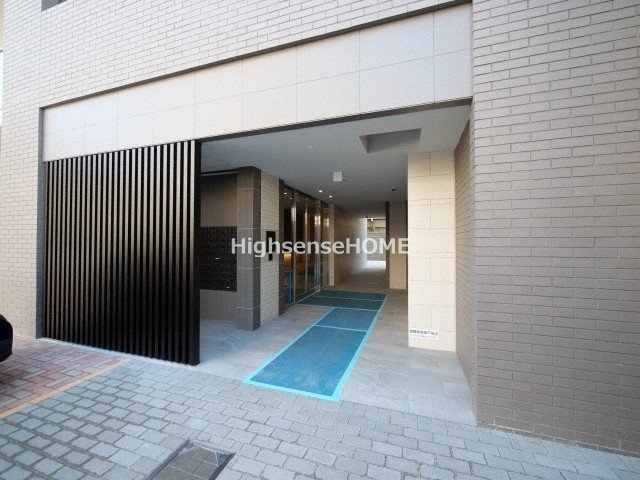 エントランス　ゆとりのあるエントランスです