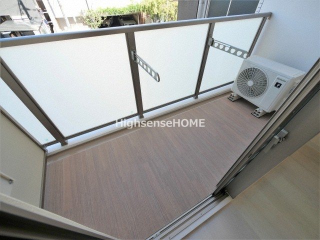 バルコニー　開放的で明るい空間を演出してくれるバルコニーです