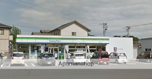 コンビニ　ファミリーマート（コンビニ）まで865m