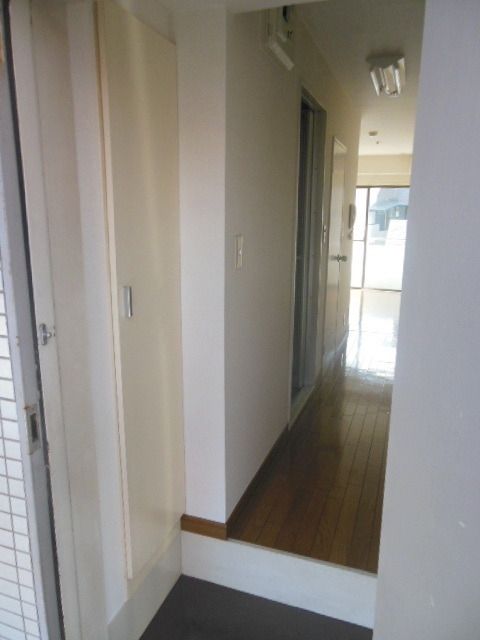 玄関　★下駄箱付き玄関★