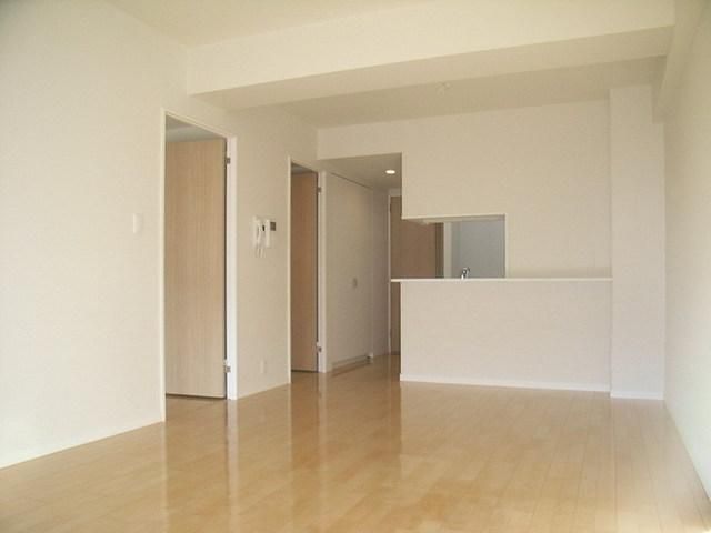 その他部屋・スペース　明るいリビング