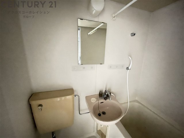 洗面設備　浴室内に洗面台あります☆