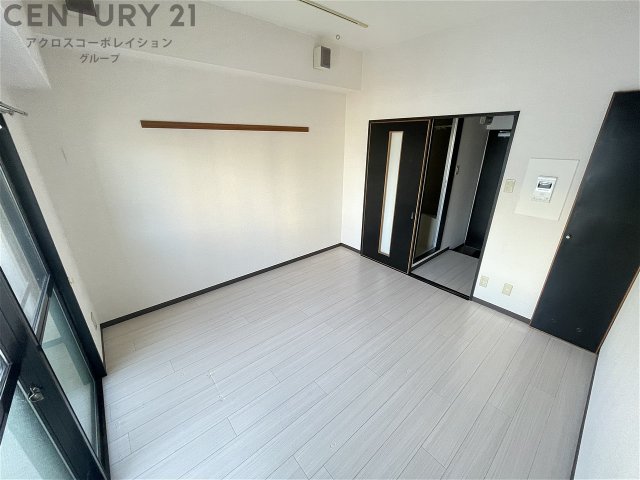 居室・リビング　洋室7帖！エアコン付きです！