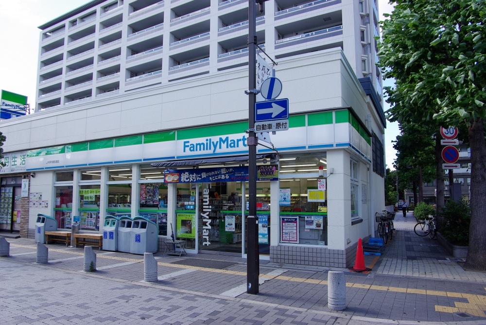 コンビニ　ファミリーマートＪＲ伊丹駅前店（コンビニ）まで292m