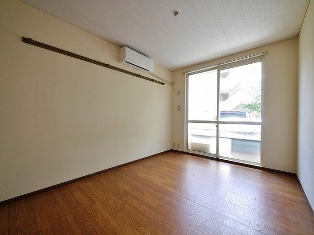 居室・リビング　★明るい洋室★