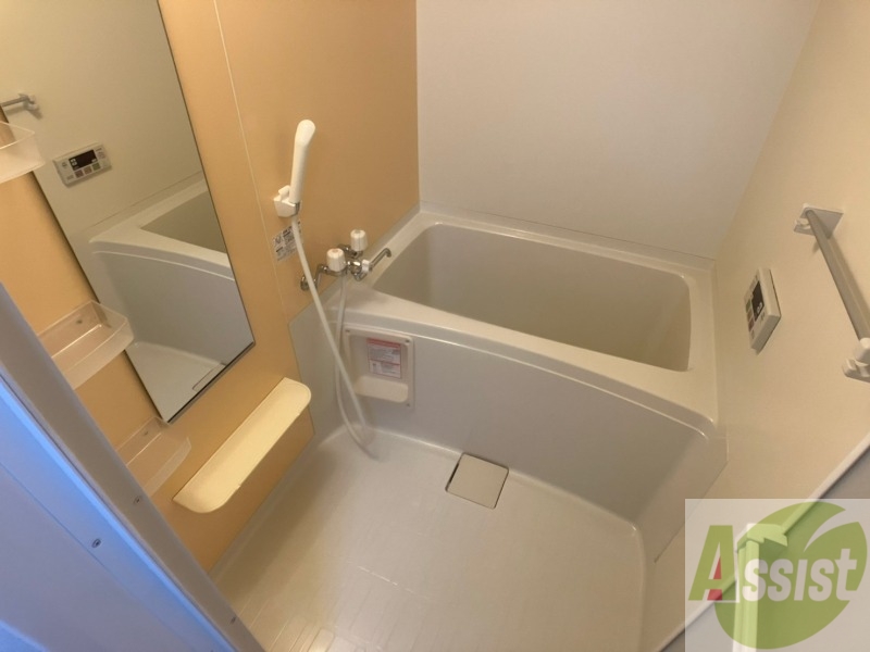 バス・シャワールーム　ユニットバスです。疲れを癒すのに欠かせませんね！