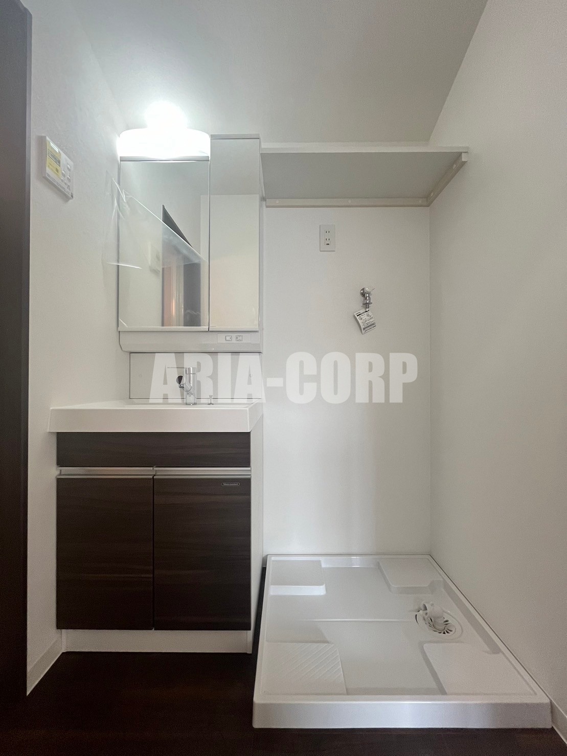 洗面設備　（同仕様）シャンプードレッサー付きの収納豊富な洗面所♪