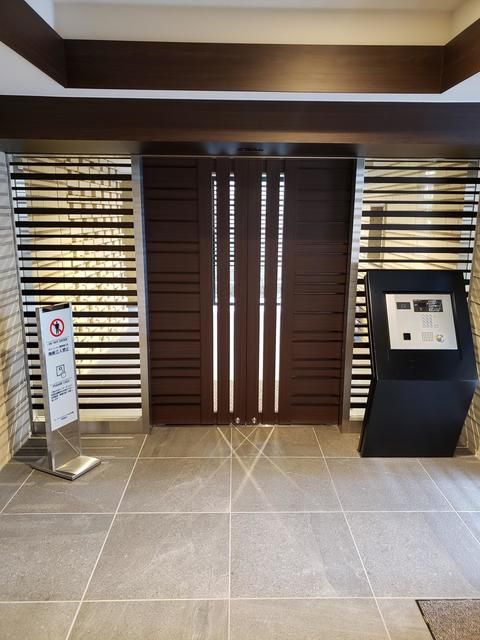 エントランス　建物の内部です
