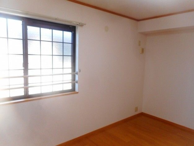 その他部屋・スペース　落ち着いて過ごせるお部屋なので、寝室にいかがでしょうか