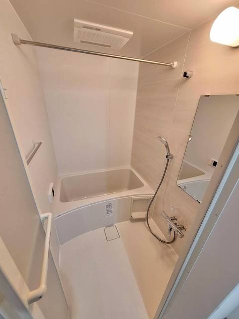 バス・シャワールーム　追焚・乾燥機付きのバスルーム