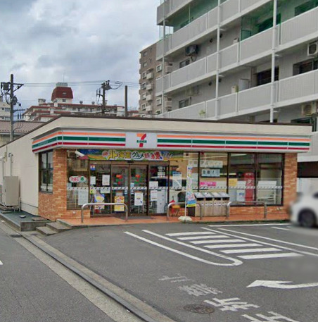 コンビニ　セブンイレブン（コンビニ）まで143m