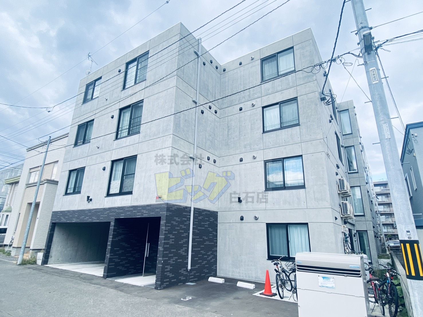 建物外観　Ｗｉ－Ｆｉ付きインターネット無料導入のマンションです♪