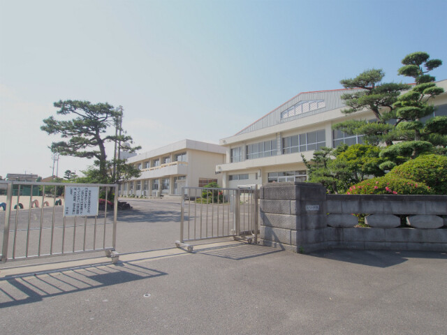 小学校　白石町立六角小学校（小学校）まで1559m