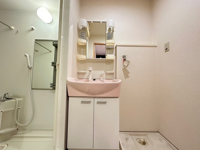 洗面設備　※他部屋の写真です。現況優先。
