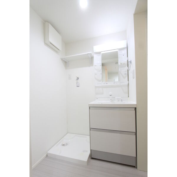 洗面設備　※同シリーズの写真になります。