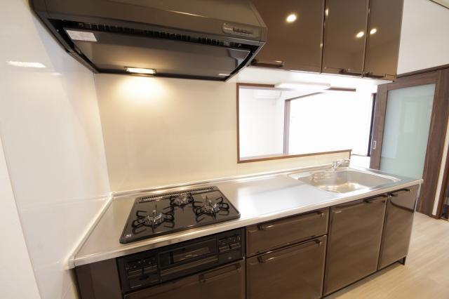 キッチン　※同タイプ部屋の写真です。