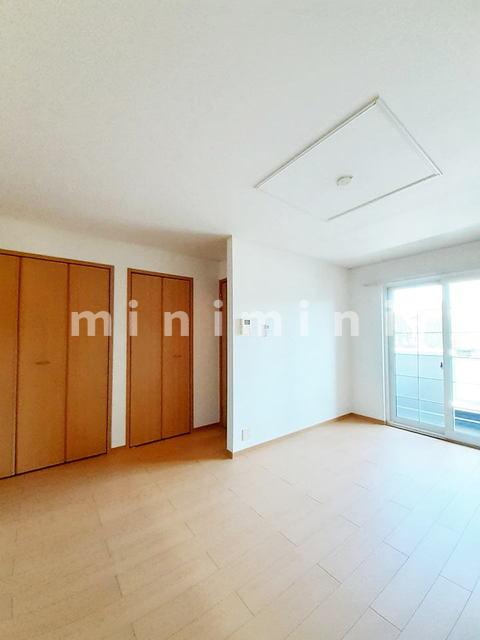 居室・リビング　※写真は同シリーズ類似物件を含む為現況優先とさせて頂きます