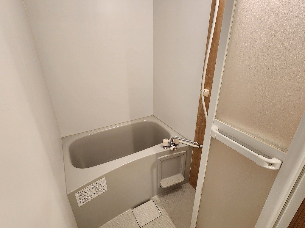 バス・シャワールーム　５２６号室は浴槽タイプです。