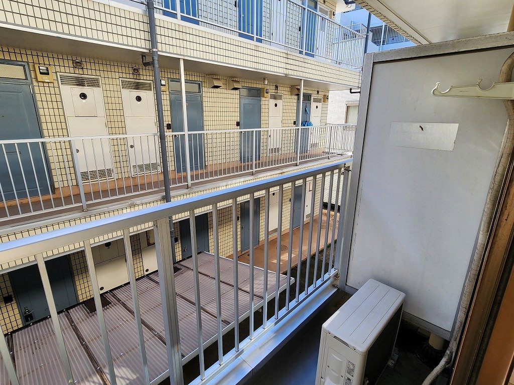 バルコニー　東向きバルコニー