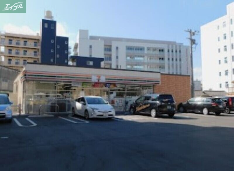 コンビニ　セブンイレブン岡山鹿田町2丁目店（コンビニ）まで319m
