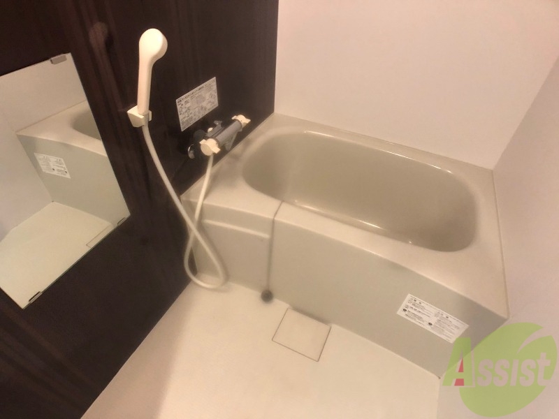 バス・シャワールーム　お風呂になります。一日の疲れを癒してくださいね。