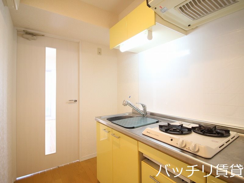 キッチン　別号室タイプの為、現状を優先いたします