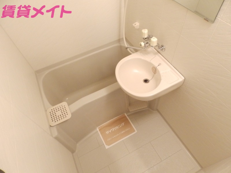 バス・シャワールーム　同型参考写真です。