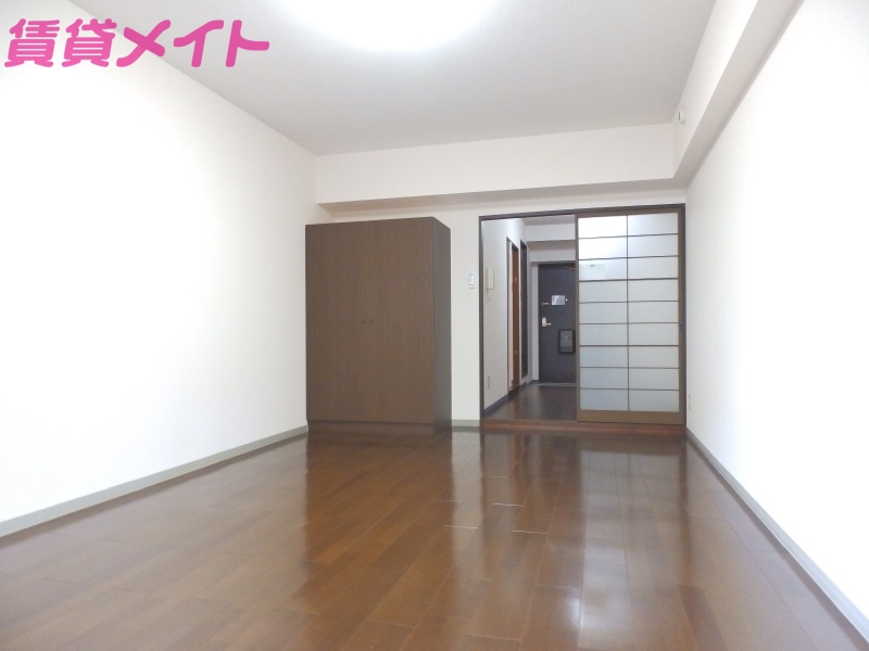 居室・リビング　同型参考写真です。