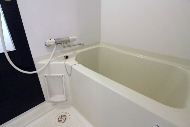 バス・シャワールーム　ゆとりのあるお風呂です♪