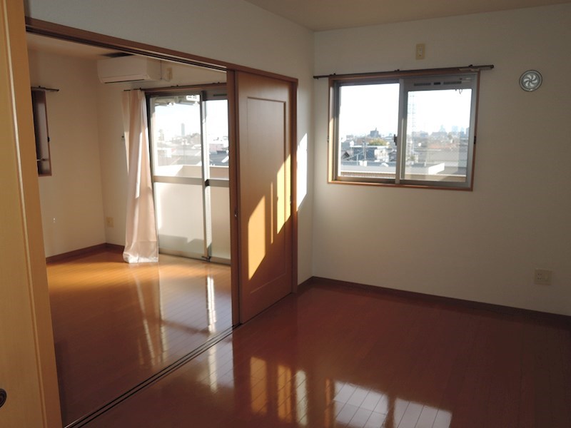 その他設備　扉をスライドすれば広々空間に！