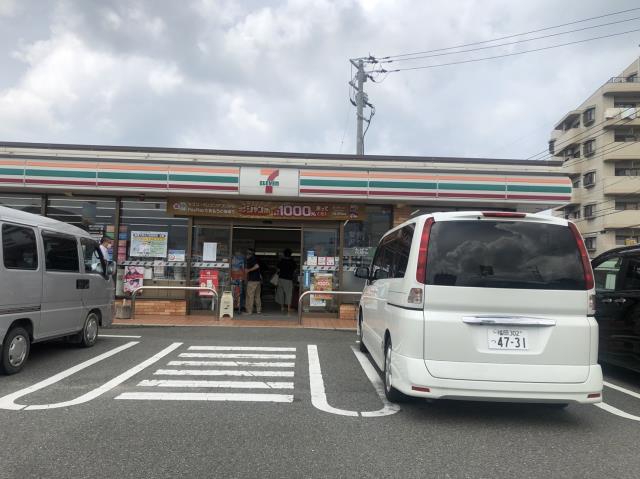 コンビニ　セブンイレブン（コンビニ）まで346m