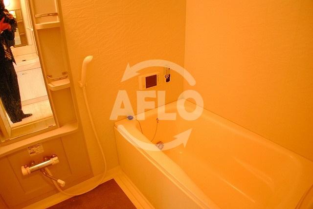 バス・シャワールーム　ドゥーエ谷町　大型バスルーム