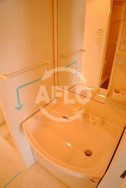 洗面設備　ドゥーエ谷町　独立洗面台