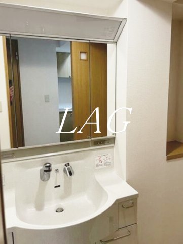 洗面設備　独立洗面台です。