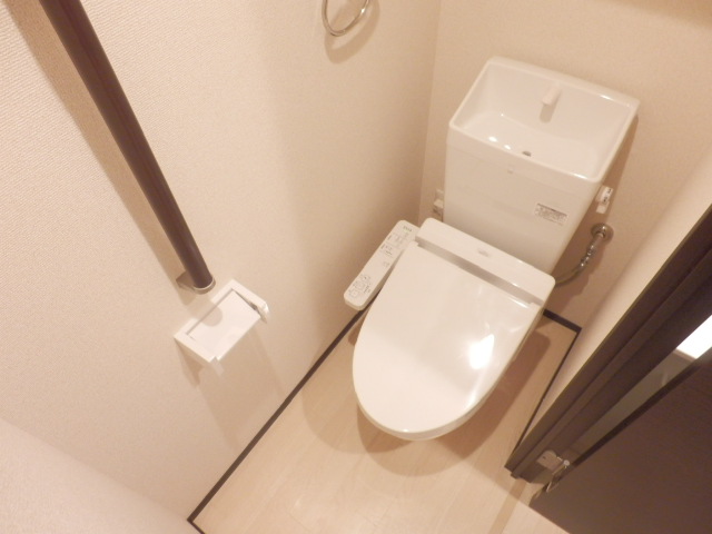 その他　温水便座付きです