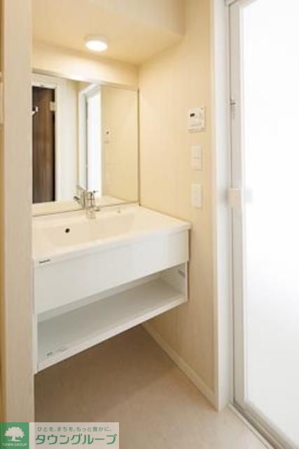 洗面設備　※写真は同タイプ住戸です。