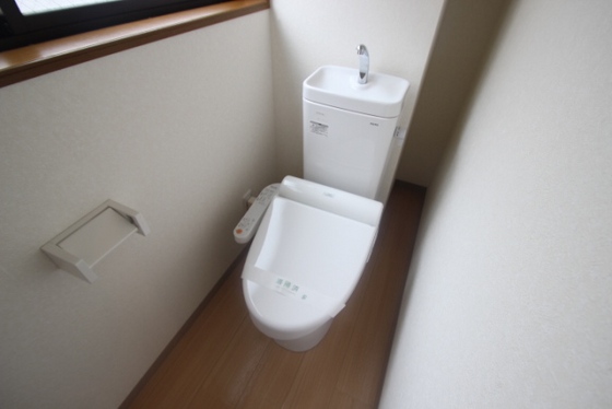 トイレ　※別号室の写真です。