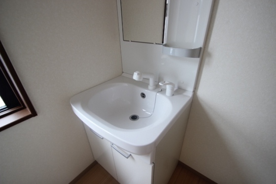 洗面設備　※別号室の写真です。