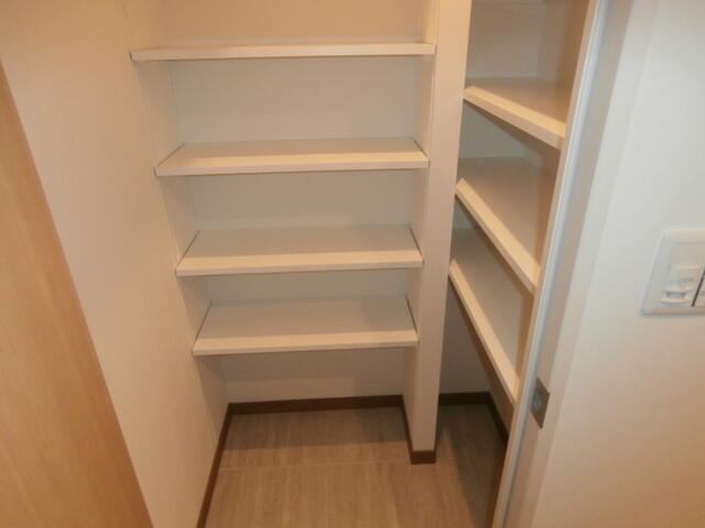 バルコニー　浴室乾燥機完備