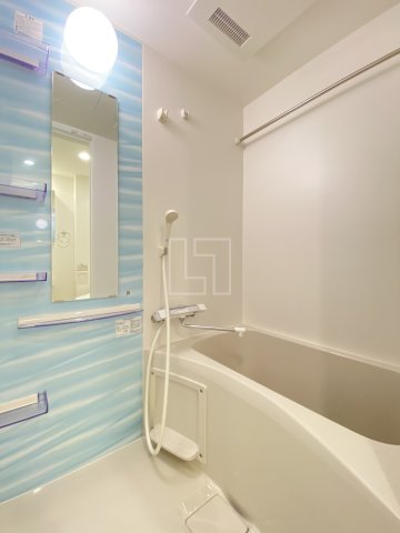 バス・シャワールーム　セレニテ難波プリエ　浴室