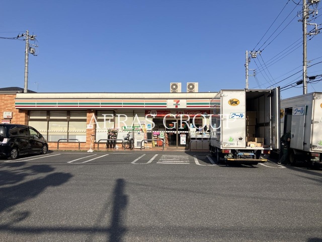 コンビニ　セブン-イレブン 足立東伊興３丁目店（コンビニ）まで599m