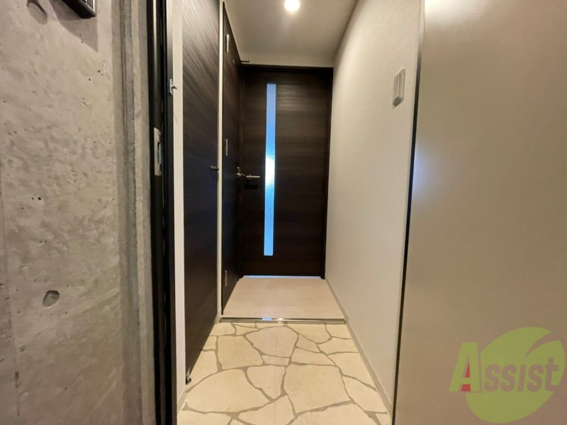 玄関　玄関の様子です。明るい印象ですね。気分もあがりそう。