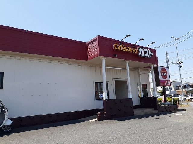 飲食店　ガスト　鈴鹿白子店（飲食店）まで750m