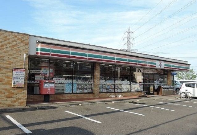 コンビニ　セブンイレブン上飯田店（コンビニ）まで400m